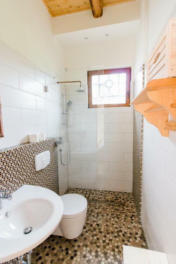 Wilhelmshof Feggendorf Guest House ภายนอก รูปภาพ